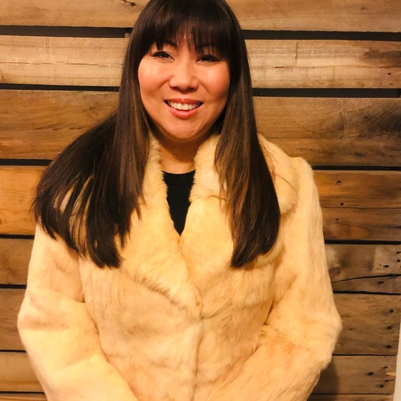 ⭐️SOLD⭐️Gorgeous Vintage Rabbit Fur Coat - Picture 2 of 6